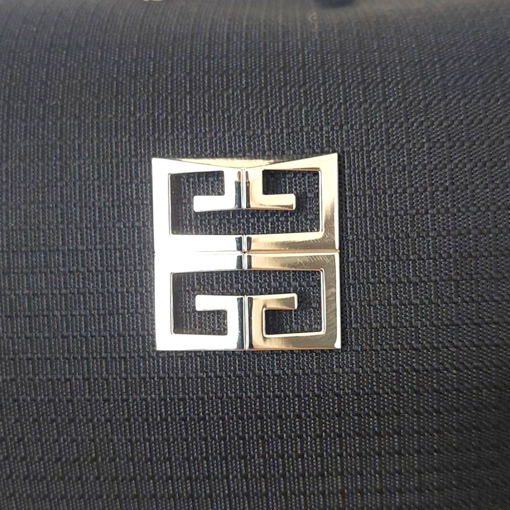 Givenchy Parfums Black Toiletry Bag / Cosmetic Bag - Picture 9 of 14